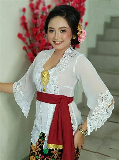 indonesia traditional dress female
